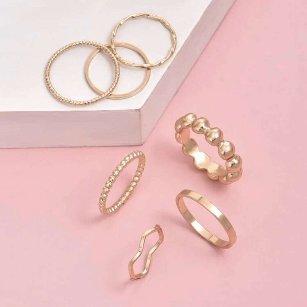 7 Gold Rings Set - Picture 4 of 5